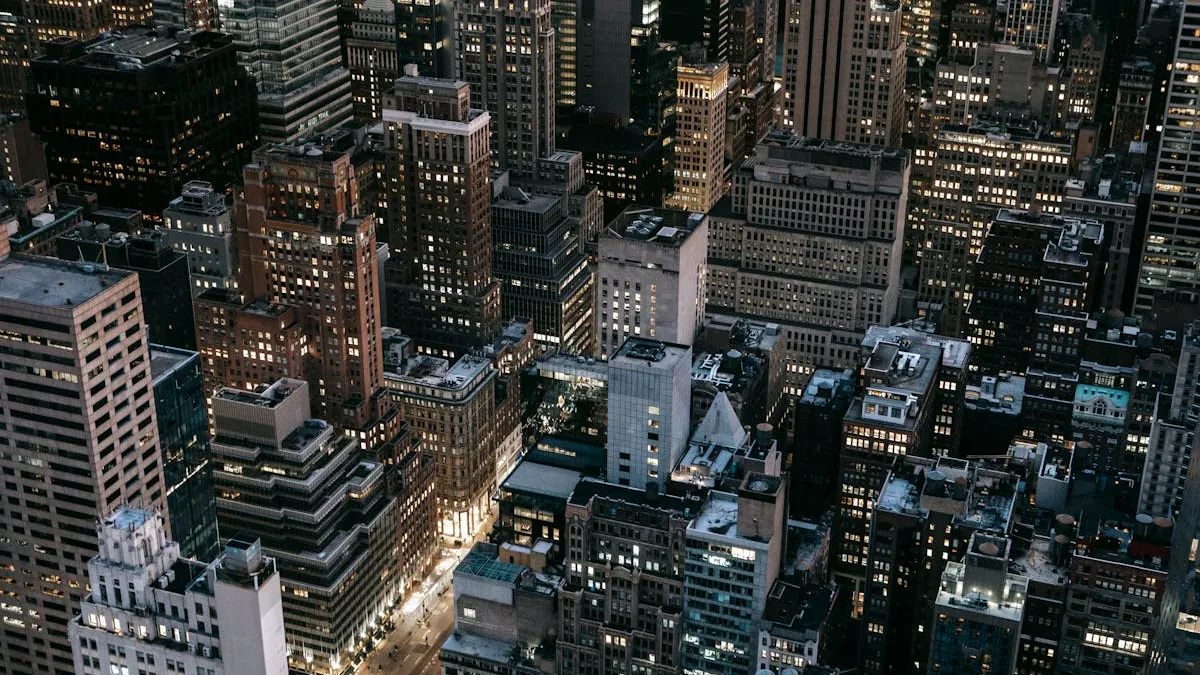 Drone à noite: como voar, fotografar e o que a lei diz