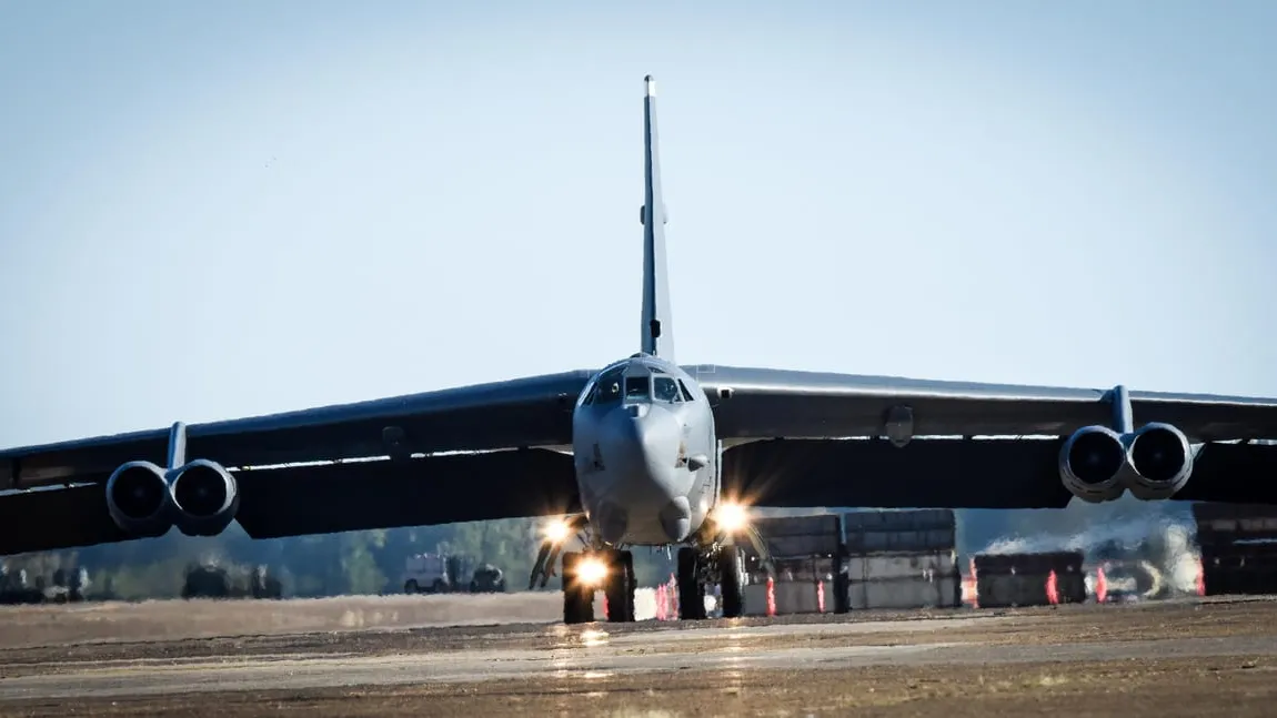 Enxame de drones invade base dos B-52 nucleares nos EUA