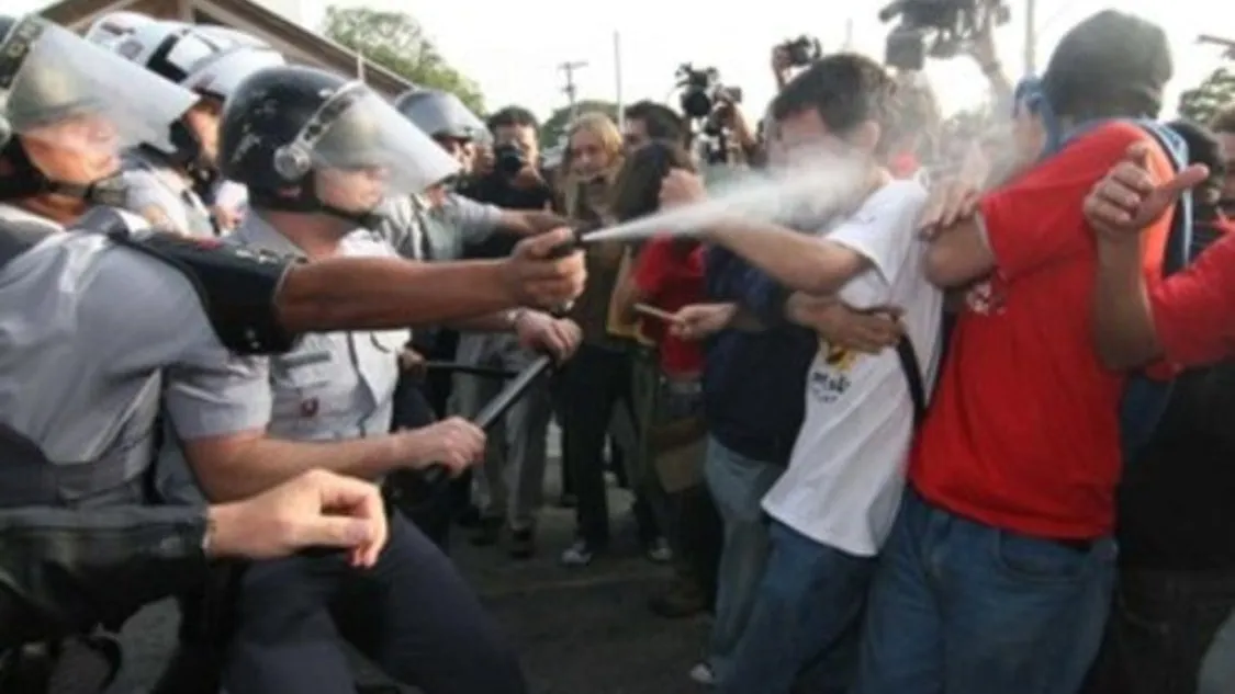 Drones e pimenta: parando multidões